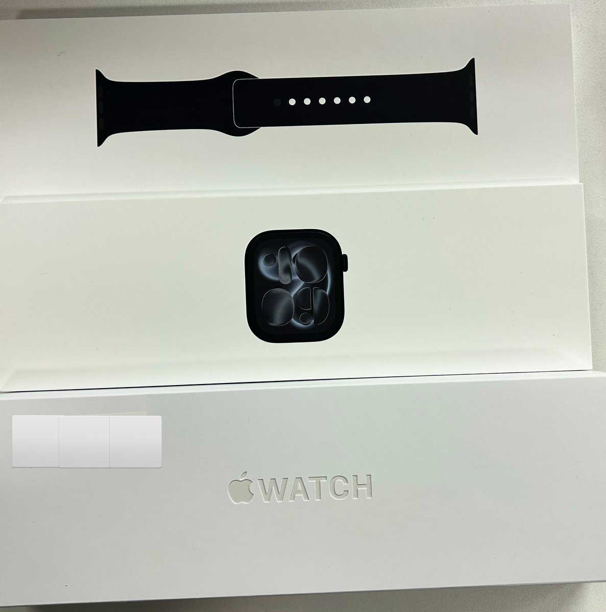 tog_mi's tweet photo. 会社支給の #Applewatch を #Series11 に機種変更⌚️
事務所の入室と複合機の認証に使うから仕方ないけど、前のApple Watchでも全然つかえたんだけどね•••

#アップルウォッチ
#腕時計 https://t.co/HUmWeYkXrI