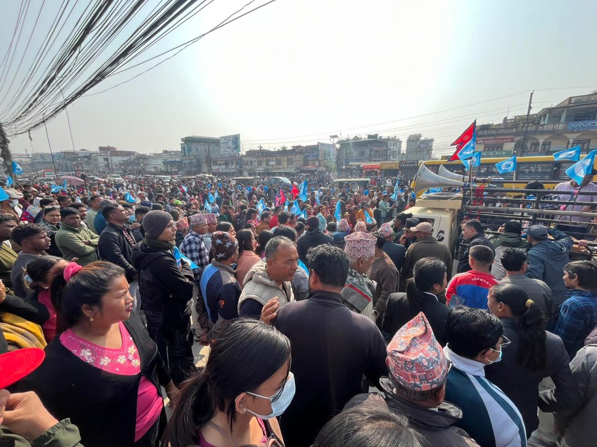 anandanepali99's tweet photo. रासपा बाट झापा क्षेत्र नं ५ मा बालेन शाहको मनोनयन दर्ता अघिको यो माहोल हेरौं! 🔥😍
जनसागर उर्लियो, उत्साह चरममा 🇳🇵👏
परिवर्तनको लहर आउँदैछ! 🚀
#BalenInJhapa #Jhapa5 #BalenShah #ElectionFever https://t.co/nnhdwrz1rt