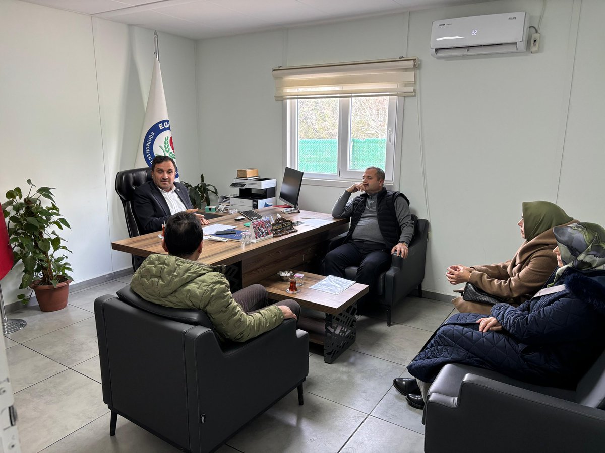 Norm fazlası resen atamalar bir idari işlem değil, açık bir aile faciasıdır.
Öğretmenler sürgün edilmekte, eşler ve çocuklar mağdur edilmektedir.
<a href="/EgitimBirSen/">Eğitim-Bir-Sen</a> olarak resen atanan öğretmenlerimizin yanındayız.
Bu adaletsiz uygulama derhal iptal edilmelidir.
Mağdur üyelerimiz için