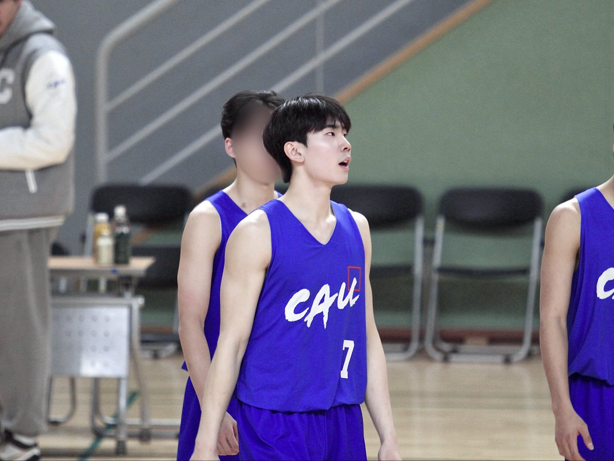 코트인 할 때 누구보다 든든한 7 ❕❕

중앙대농구부 고찬유