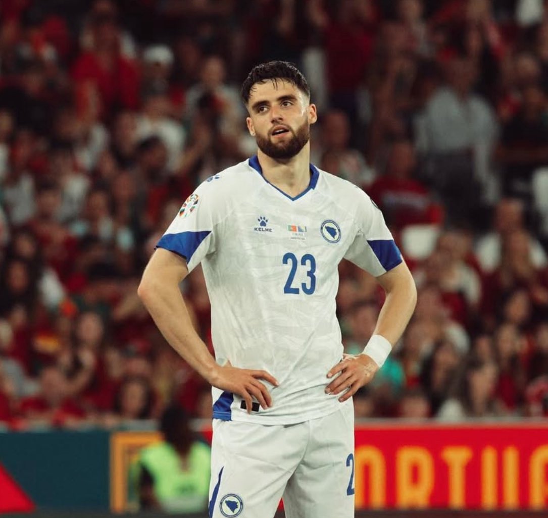 footballbosnia_'s tweet photo. 🇧🇦 ✍️ | According to Belmin Habibović, Said Hamulić has found a new club. After his contract was terminated at FC Volos couple of days ago, he will not return to Toulouse and is set to sign with CF Estrela 🇵🇹 until 2028 | #BiH #Hamulic #Bosnia #cfestrela https://t.co/rGcesqBKij