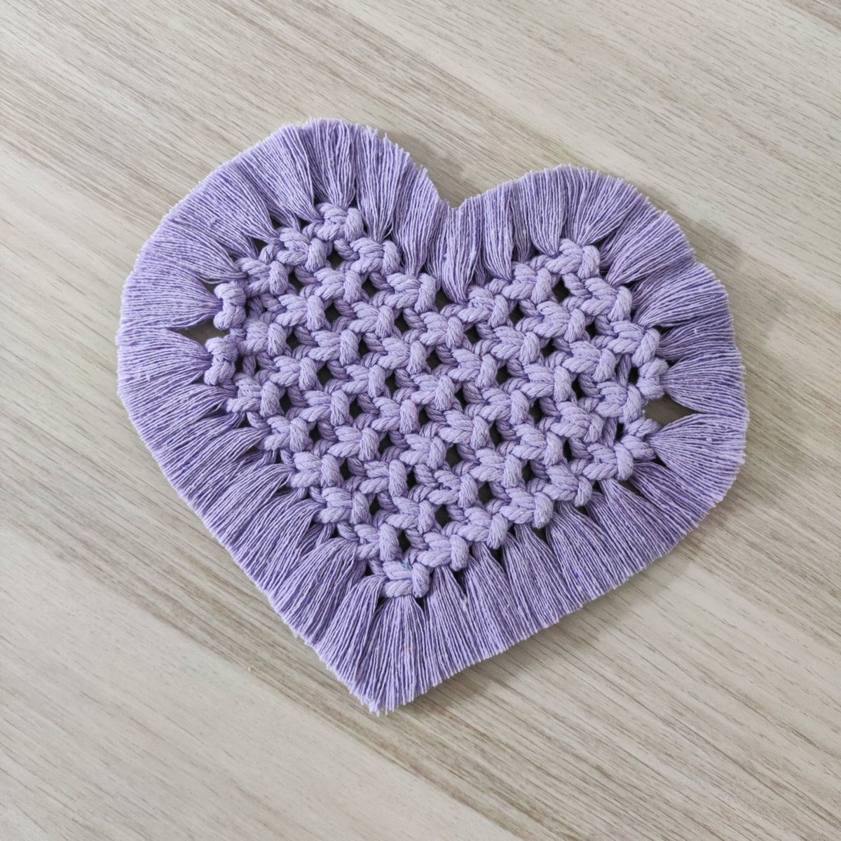 Un dessous de plat en forme de cœur pour décorer votre table de Saint-Valentin ? 💘