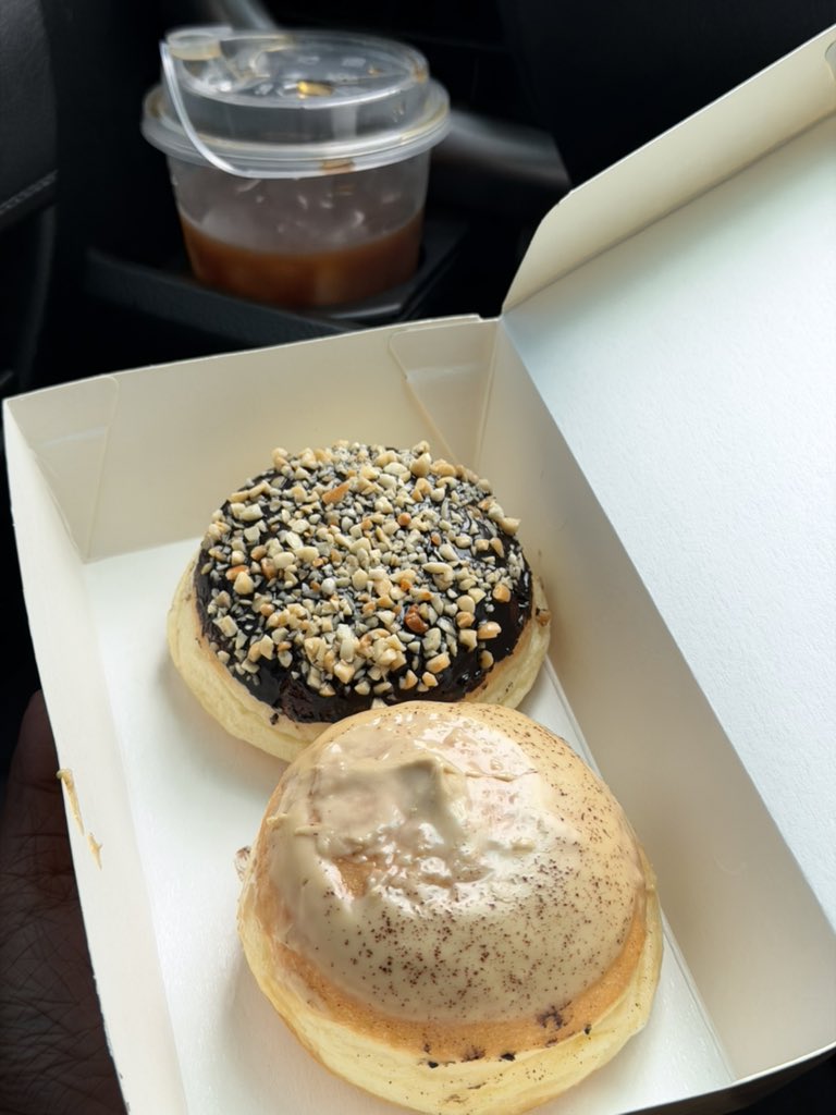 chaalompi's tweet image. Sa akan kelilingi seluruh TRK Base sampai KM12, tapi americano ice dan asupan gula dulu☺️