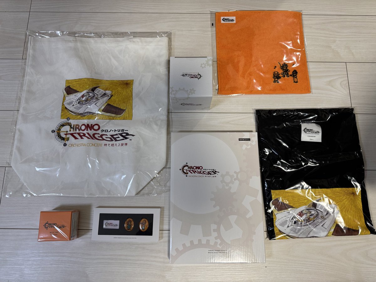 YasunoriMitsuda's tweet image. スクエニさんからクロノ・トリガーのコンサートグッズ一式が届きました。ありがとうございます。しかし、一番見たかったパンフレットが無かったので増販したらください！よろしくお願いします😄早速、マグカップでコーヒー飲んでます。ともあれ、コンサートは大盛況だったみたいで本当に良かったです。