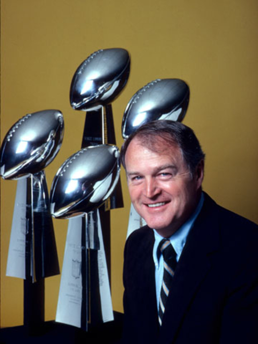 dvesean's tweet image. January 20 1980
(I was 24)

Rose Bowl
Pasadena CA

Super Bowl XIV:

The Pittsburgh Steelers 31,
Los Angeles Rams 19.

MVP: Terry Bradshaw.

The Steelers became the 1st NFL Team Ever To Win 4 Super Bowls.

Head Coach For All 4 Pittsburgh SB Wins:
The Emperor Chaz Noll.