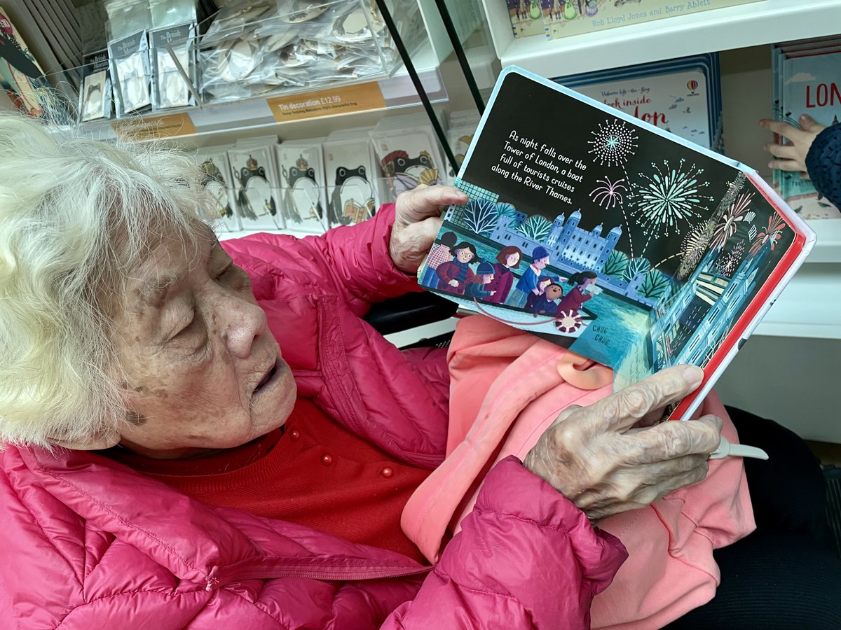 MinGreenwich's tweet photo. 10 Apr 2025 - We holed up in British Museum under a rainy day &amp; tasted a fragrant mocha &amp; croissant at a cafe. Apart from the awesome Eygptian statues, the bookstore captivated us to linger there for an hour. Mum finally got her favourite toffee as souvenir. https://t.co/44LXCyItCZ