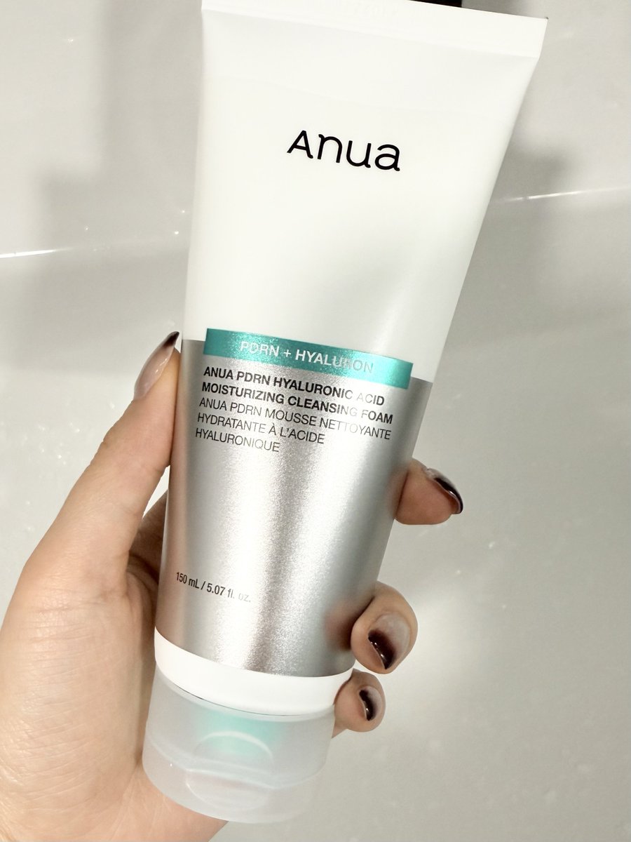 #RT이벤트 #PDRN클렌징폼
저희 PDRN 클렌징폼도 있는거 아시나요?!
오늘 아침에 세수하다가 써보셨으면 해서 호다닥 바로 가져왔어요✨
촉촉하고 순해서 어떤 피부타입이나 사용 가능❗
팔로우 + RT 한 3분께 선물로 드려요!
🎁 당발 : 1/23
🎁 당첨인원 : 3명