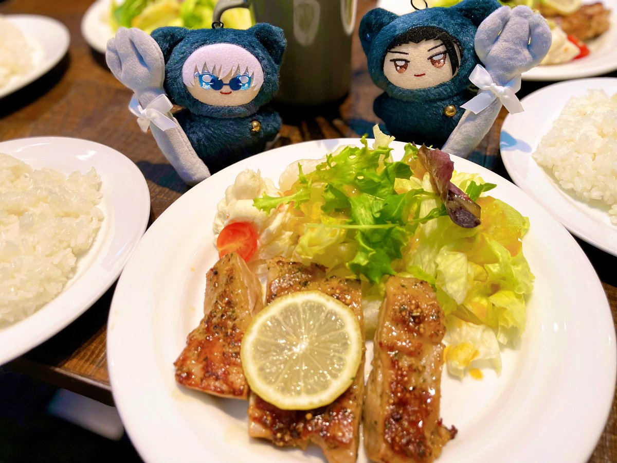 食いしん坊ちみずがあらわれた🍽️
ごちそうはぜ〜んぶちみのもの！とアピールしているご様子👀

カトラリーリュックは<a href="/HWin205nui/">おかか🍙</a> 様からお迎えさせていただきました！
食欲旺盛なちみちゃんにぴったりのかわいいリュックをありがとうございました🥹✨