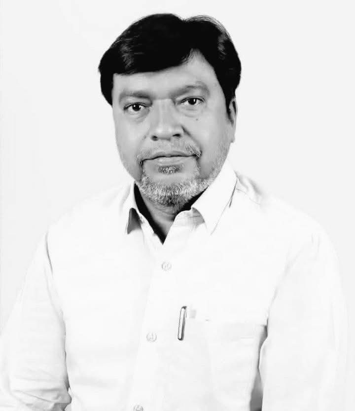 भाजपा ओबीसी मोर्चा (झारखंड) के प्रदेश उपाध्यक्ष श्री दिलीप कुमार स्वर्णकार जी के असामयिक निधन की सूचना अत्यंत दुःखद एवं पीड़ादायक है।

ईश्वर से प्रार्थना है कि दिवंगत पुण्यात्मा को अपने श्रीचरणों में स्थान प्रदान करें एवं शोक संतप्त परिवार को इस अपार दुःख को सहन करने की शक्ति दें