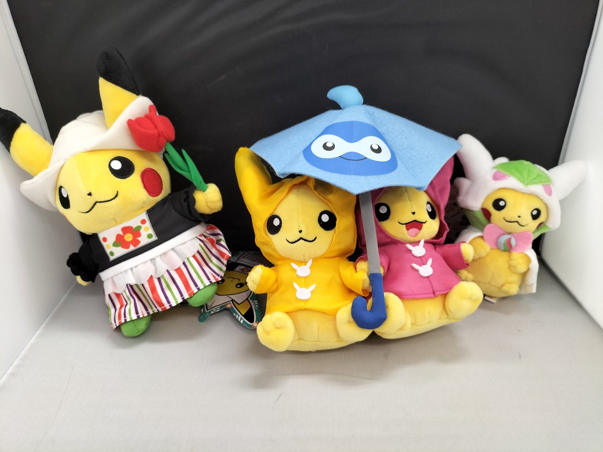 ピカチュウぬいぐるみ ポケモンセンターのピカチュウぬいぐるみが入荷致しました！かわいい