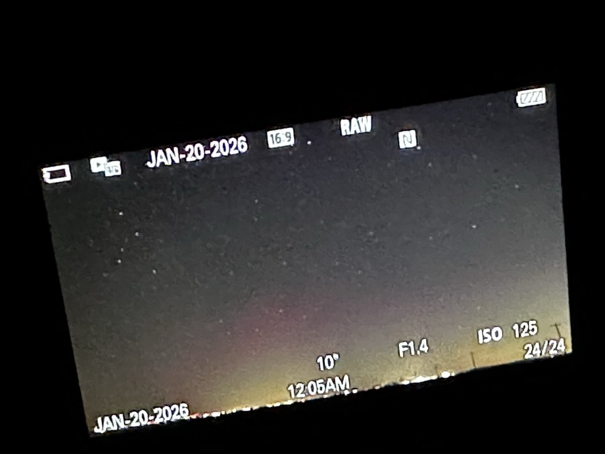 ChicagoMWeather's tweet photo. Aurora surge lighting up Ottawa, IL this evening—the southern sky is alive with shimmering greens and pinks as the aurora builds. Rare, radiant, and absolutely mesmerizing! 🌌✨”
#NorthernLights #AuroraBorealis #OttawaIL #IllinoisSky #AuroraWatch #NightPhotography #SkyGazers #SpaceWeather #RareSky #NatureCapture #CelestialEvent #MagicalNight