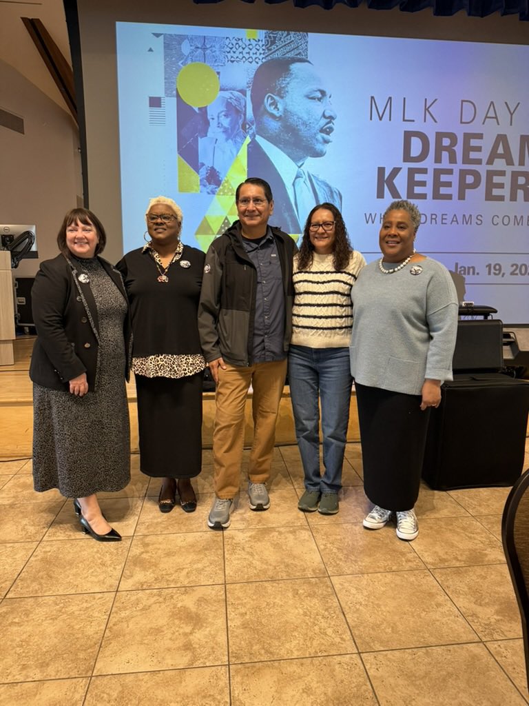 NezForAZ's tweet image. Honored to join NAU students, staff, and community leaders today for the Dr. Martin Luther King, Jr. event. Reflecting on his legacy and recommitting to service, justice, and unity.
#MLKDay #NAU #CommunityLeaders #Service #Unity #Justice