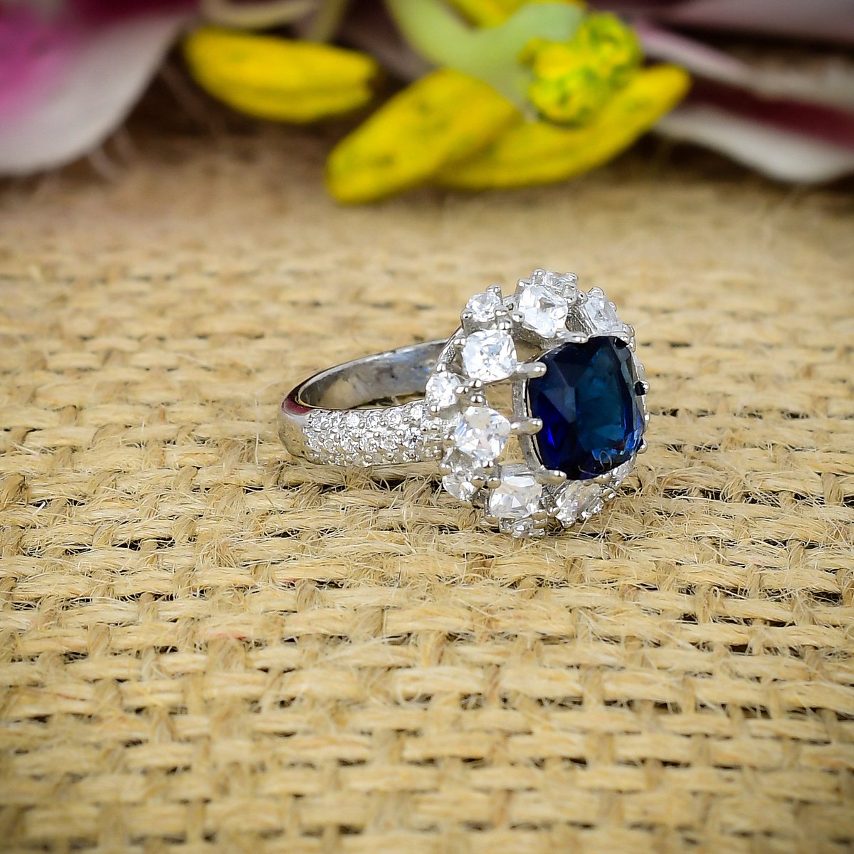 abhushanart's tweet image. 925 Sterling Silver Blue And White CZ Ring

Order Now: abhushanart.etsy.com/listing/437173…

#SterlingSilverRing #CZRing #BlueCZRing #DaintySilverRing #ArtDecoRing #GemstoneRing #SilverJewelry #AnniversaryGift #ChristmasGift #GiftForHer #MinimalJewelry #ElegantRings #HandcraftedJewelry ✨