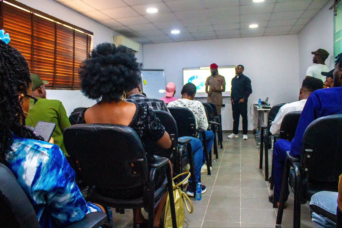 olaoluwasanmi's tweet photo. JPEG from #TalentIsNotEnough seminar.❤️ https://t.co/GSObRQz7sW