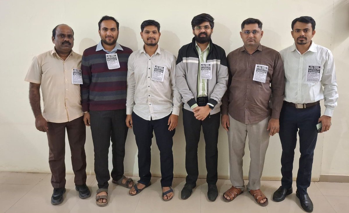 UFBU Badge wearing: Federal Bank Bhavnagar Unit

#Implement5DayBanking 
#UFBU
#AIBEA