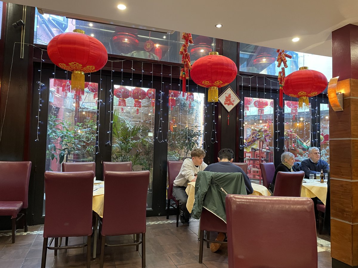 MinGreenwich's tweet photo. 10 Apr 2025 - As soon as we stepped out of the British Museum, the rainfall forced us to head to restaurant by hailing a black cab. Despite a short distance, we paid £20 for the trip. Rain cleared after lunch, allowed us to continue our trip by tube again. https://t.co/kvaard1at9