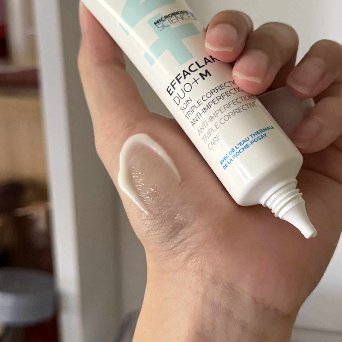peartunwarat's tweet photo. เคาะแล้ว สกินแคร์ที่ได้ไปต่อปี 2026 มอบมงให้ลาโรช Effaclar duo+m คือเป็นมอยส์ที่เข้าใจคนผิวมันและกลัวสิวเห่อสุดๆ สิ่งที่ได้จากการใช้ตัวนี้คือ

- ผิวชุ่มชื้น แต่ไม่มันเยิ้ม
- ผิวแข็งแรงขึ้น สิวไม่ขึ้นต่อ ไม่เห่อเลย
- หน้าเนียนขึ้นมาก รอยสิวลดลง
 
สมแล้วที่เป็น No.1 มอยซ์ลดสิวที่เข้าใจปัญหาสิวที่สุด