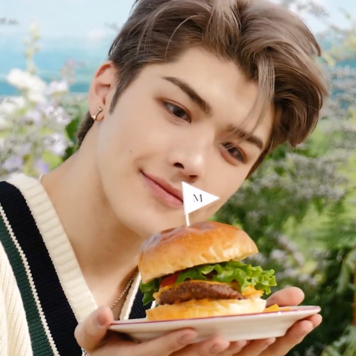 2MAK17OVE's tweet image. 얼굴 말안돼