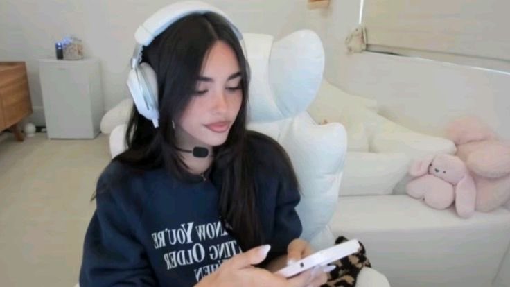 raidropsrem's tweet image. currently missing a lot Madison’s twitch streams