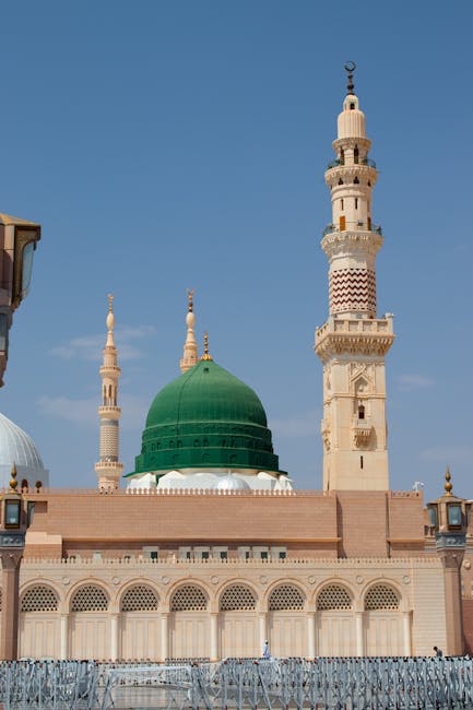VoiceOfIslamUK's tweet photo. '...and know that Allah is All-Hearing, All-Knowing.'
[Holy Quran, 2:245]   

Tune in now to the recitation of the Holy Quran followed by our LIVE Breakfast Show from 7 am. https://t.co/GnjNgAnMIG