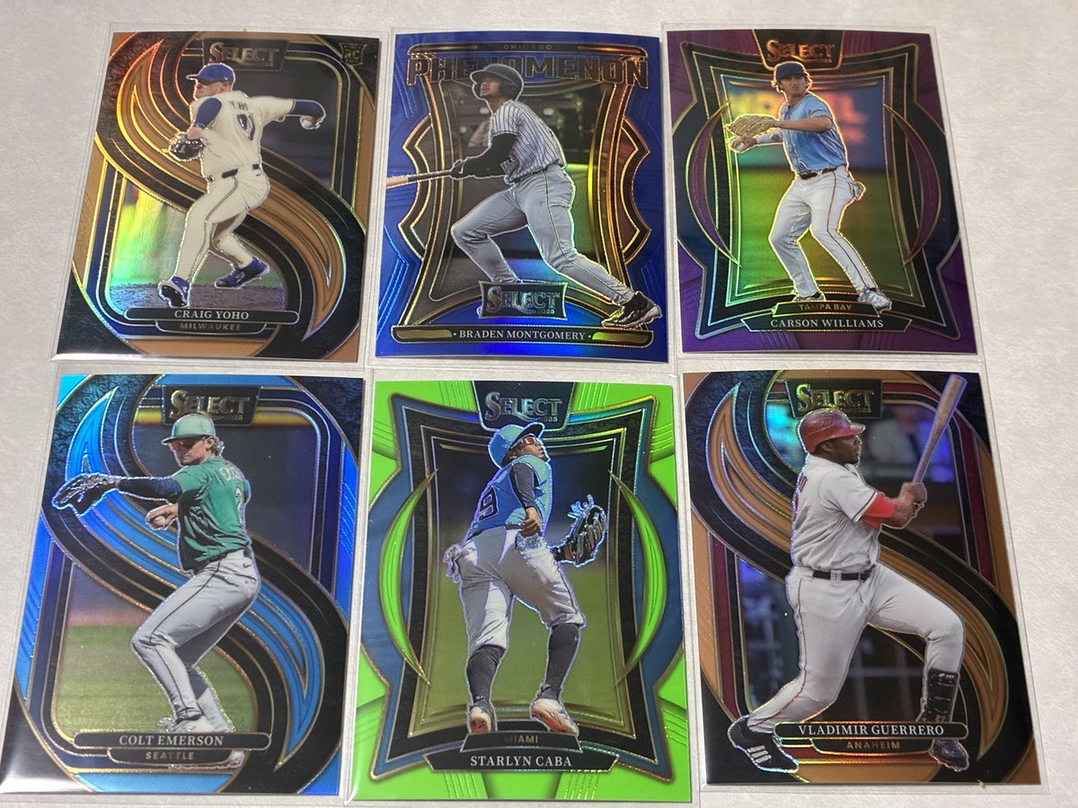 stereo86351's tweet image. 2025 Panini Select 開封しました！

Nick Kurtz Patch Auto /35 Blue Prizm
Darren Baker Auto
Carson Benge Patch

ニックカーツのパッチオート😆
Donrussでもオート引けたのでPanini製品のほうが相性いいかも😙
裏面はほぼ傷有カードばかりでしたが表面のデザインは👍