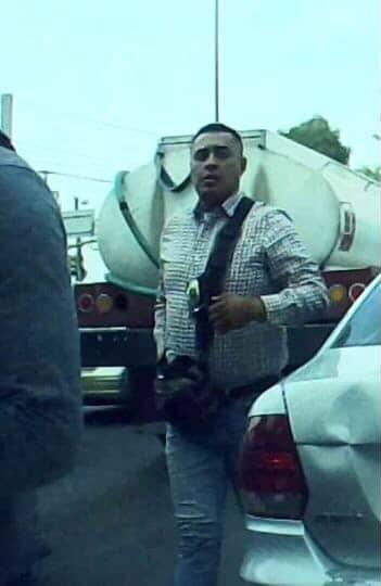 cuartodemillamx's tweet image. Te cuento la mía. 

El 12 de Junio del 2023 iba tranquilo en la Mexico Texcoco circulando cuando vi que tenían detenido un vehículo (Tsuru taxi CDMX) y me vieron pasar que rápido se arrancaron para detenerme y cerrarme el paso.

Mantuve la calma y me orillé donde había gente, se…