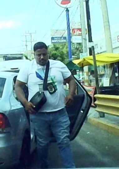 cuartodemillamx's tweet image. Te cuento la mía. 

El 12 de Junio del 2023 iba tranquilo en la Mexico Texcoco circulando cuando vi que tenían detenido un vehículo (Tsuru taxi CDMX) y me vieron pasar que rápido se arrancaron para detenerme y cerrarme el paso.

Mantuve la calma y me orillé donde había gente, se…