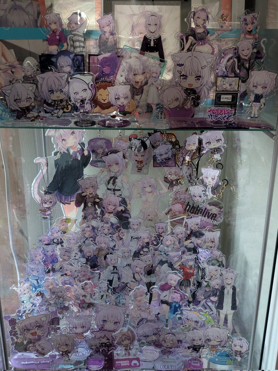 久しぶりに🍙の祭壇を開けて、長らく溜め込んでいた物を飾っていた時に改めて思ったこと

「アクスタ……多過ぎないか？」