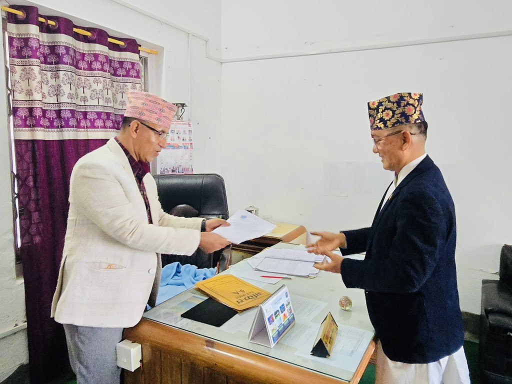 mohanrpp's tweet photo. राप्रपा अध्यक्ष श्री राजेन्द्र लिङ्देनले प्रतिनिधिसभा सदस्य पदको निर्वाचनका लागि भरखरै झापा क्षेत्र नं ३ मा र पूर्व अध्यक्ष श्री कमल थापाले काठमाण्डौं क्षेत्र नं ५ मा उमेदवारी दर्ता गर्नुभएको छ। https://t.co/ThH7dHthIN