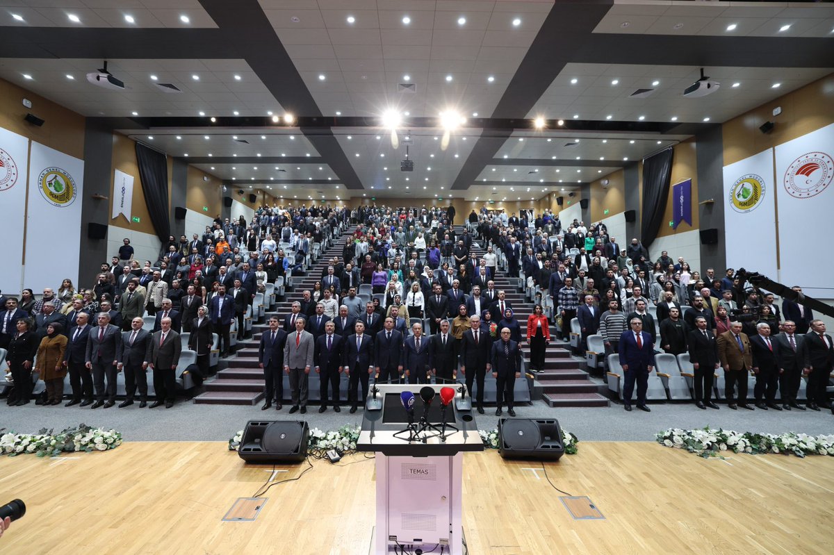 settaraslan's tweet image. Orman Genel Müdürlüğümüz tarafından organize edilen “Yeşil Vatan Hikâyelerine Kısa Bakış” kısa film yarışmasına, yönetim kurulumuzla birlikte katılım sağladık.

Yeşil Vatan bilincini ve orman sevgisini sanatın gücüyle yansıtan bu anlamlı organizasyonda emeği geçen herkese…