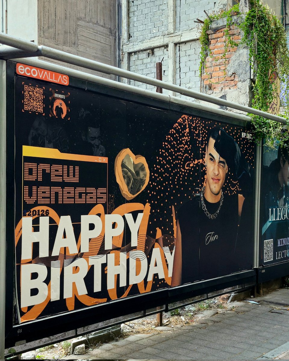 drewdebutt's tweet photo. Este proyecto fue soñado y organizado con el corazón por Drew Dots Nation,
y hecho realidad gracias a cada persona que aportó, difundió y creyó ✨
#HappyDrewDay #HappyBirthdayDrew
#DotsOfLove #DrewDotsNation https://t.co/2eOeFHsz4m