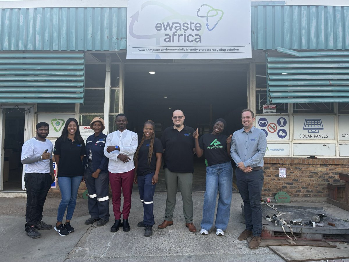 AppCyclers's tweet photo. At AppCyclers, we believe the circular economy thrives on cross-border collaboration. Our team (Agabas &amp; Hadija) recently visited @EWasteAfrica in Johannesburg to share expertise on turning e-waste into opportunity! 🌍♻️
A huge thank you to @Norec_no https://t.co/QdcCVTAl1s