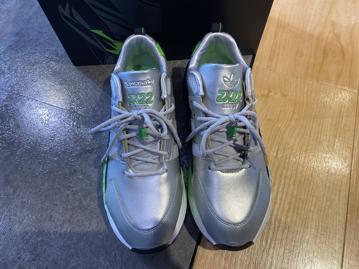 アディダス × カワサキ コラボスニーカーZX22のご紹介！ 価格 20900円