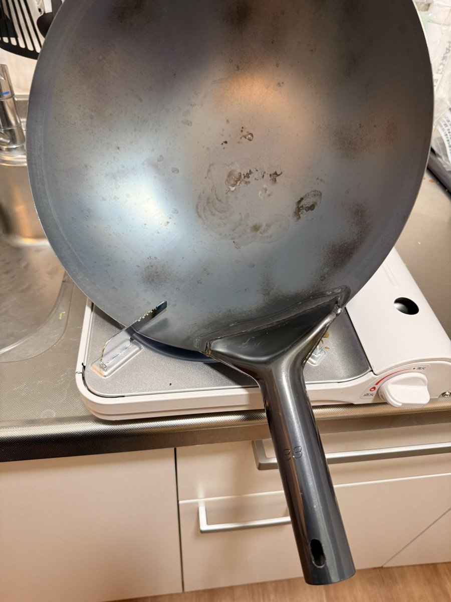 中華鍋を育てる為だけにガスコンロ買ってきたわ