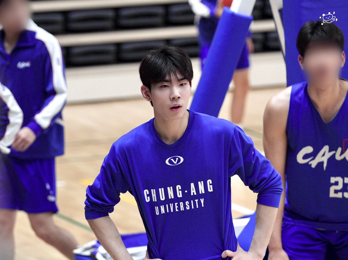 올해는 또 어떤 농구를 보여줄지
매년 동계 때마다 시즌을 기대하게 됨,,

중앙대농구부 고찬유