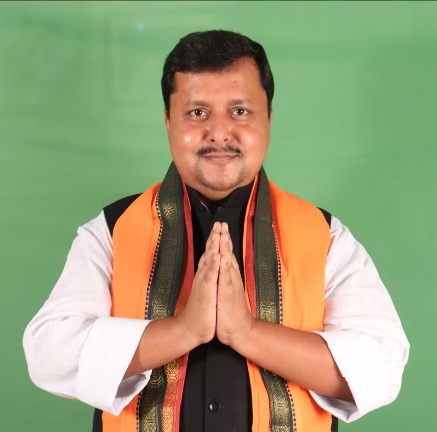 பாரதிய ஜனதா கட்சியின் புதிய தேசிய தலைவராகப் பொறுப்பேற்றிருக்கும் திரு.நிதின் நபின் அவர்களுக்கு எனது மனமார்ந்த வாழ்த்துகளைத் தெரிவித்துக் கொள்கிறேன். 

இளம் வயதில் மிகப்பெரிய பொறுப்புக்குத் தேர்வாகியிருக்கும் திரு.நிதின் நபின் அவர்களின் தேசப் பணியும், மக்கள் பணியும் மேன்மேலும்