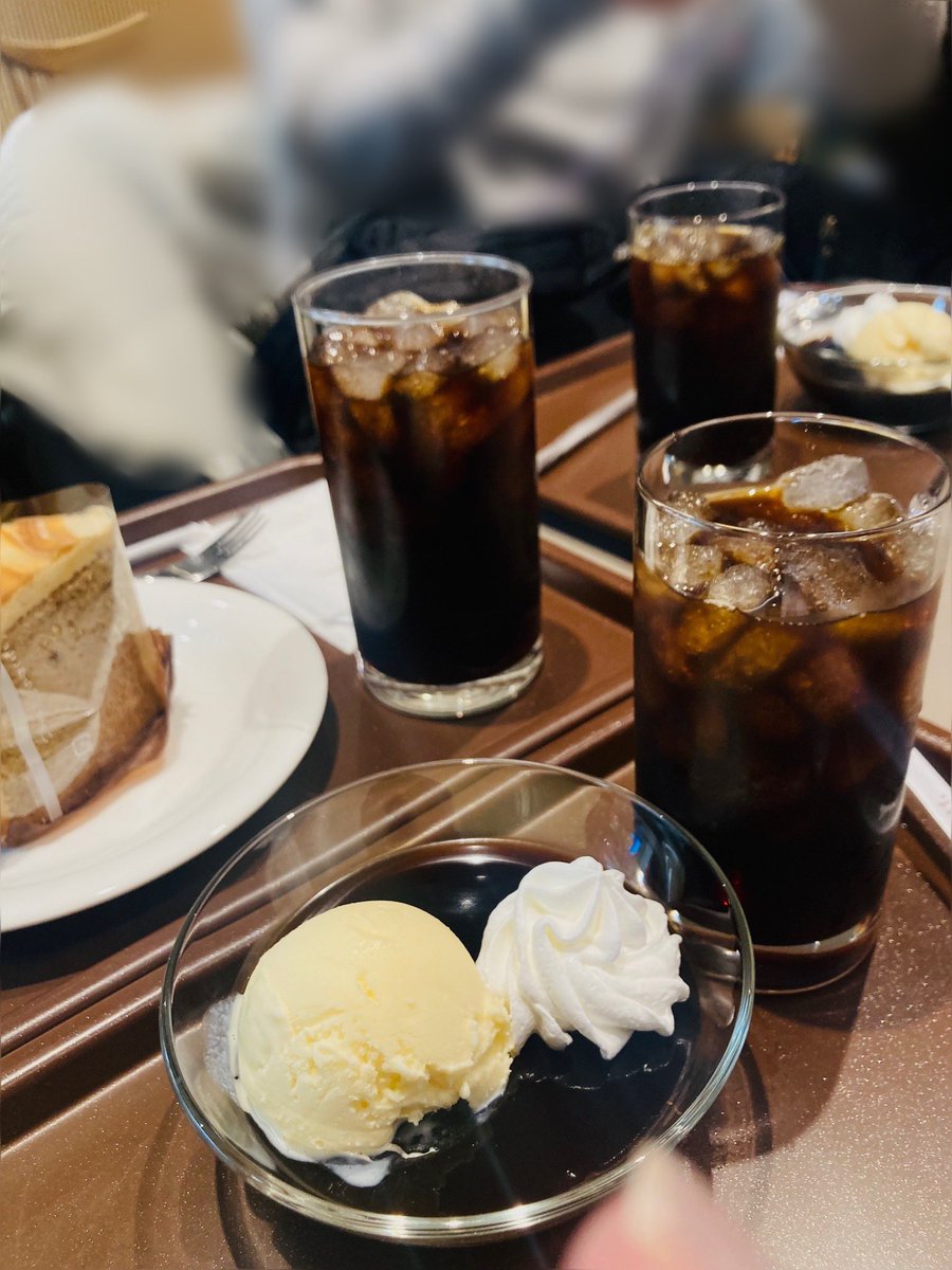 ライブハウスCD3枚勢揃い！やっと✨ 私のはオレンジ🧡記念に撮る #Vaundy