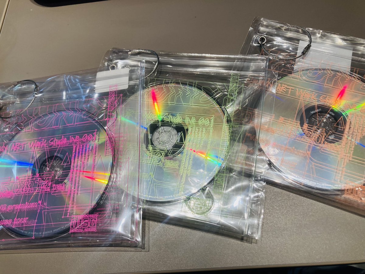 ♥Vaundy ライブハウス　音源CD3枚セット♥ ライブハウスCD3枚勢揃い！やっと✨ 私のはオレンジ🧡記念に撮る #Vaundy