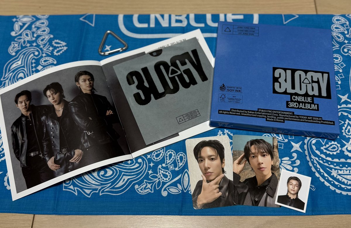 ソウルコン行ってる間に届いてたバンダナver.やっと開封😌 トレカは2枚