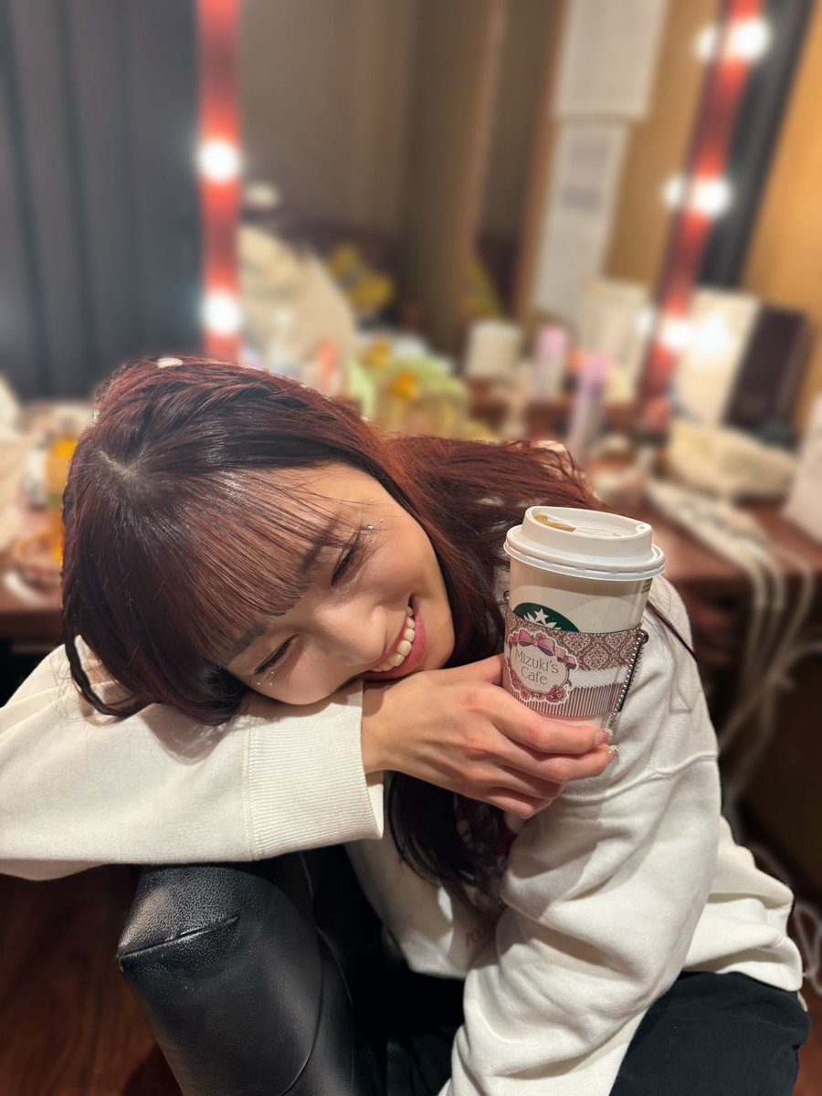 最近会社の役職の変更で 
悩みも多くて、辛い時間を過ごしていたんですが 
今回、みずきのコンサートを見てきて 
また頑張って生きてみようと誓った！
やっぱり私を住まわせるのはみずきだ‼️
私の救いの天使😍😍
#譜久村聖