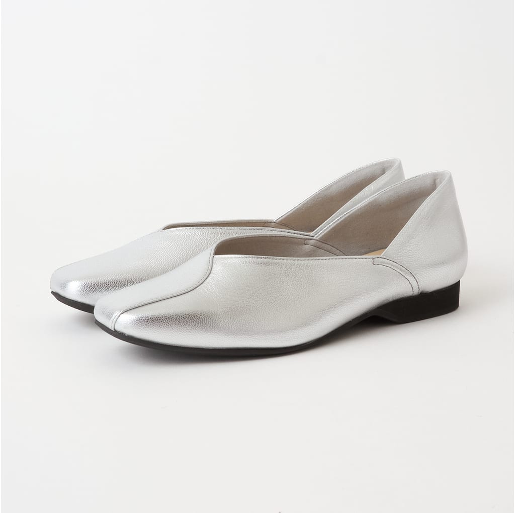 dianashoespress's tweet photo. [https://t.co/fhYTaEaiiV新入荷・再入荷情報を更新しました]
メッシュの透け感が軽やかなパンプスが入荷♪オリジナルモールドソールを使用しており、履き心地にもこだわったアイテムです！
https://t.co/em9C2xNkB8 https://t.co/ld0iB9H9tZ