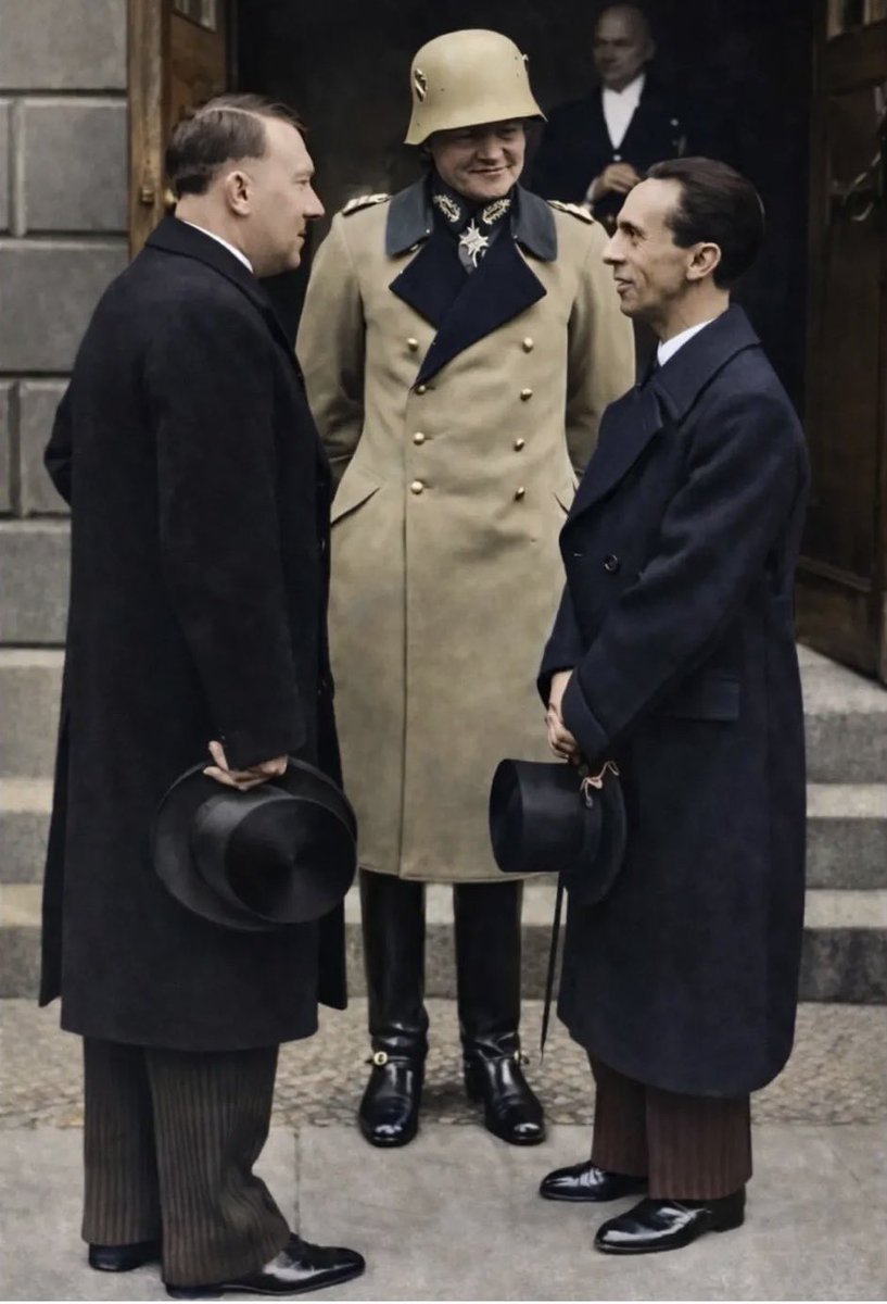 Dia 6 de subir fotos de Adolf Hitler