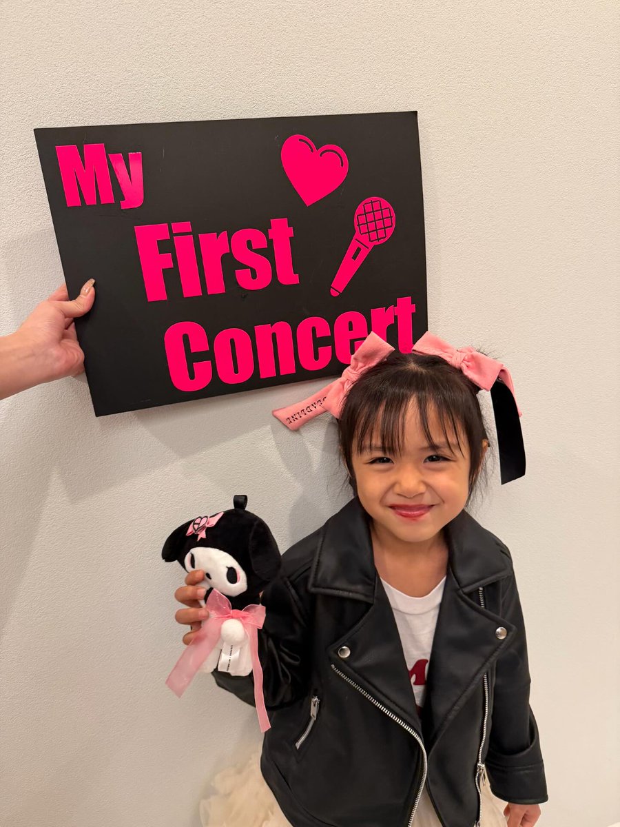 portalblackpink's tweet image. QUE FOFURA!!!! 🥺💖
O relato de uma fã sobre a interação com JENNIE durante show do #BLACKPINK tem repercutido entre os japoneses: 

"Quero deixar registrado esse lindo episódio em que a #JENNIE fez uma surpresa para a minha filha de 5 anos, foi o primeiro show da vida dela. Foi…