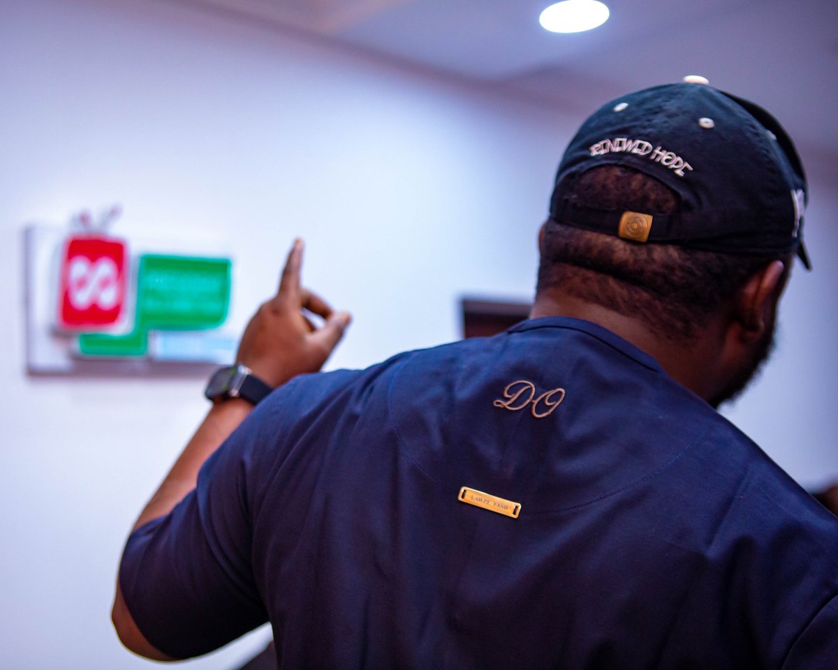 SecurityWinsNG's tweet photo. The Gospel of Renewed Hope 🇳🇬
@DOlusegun  and the team @PBATMediaCentre  

#MondayService https://t.co/KGKA6oELOt