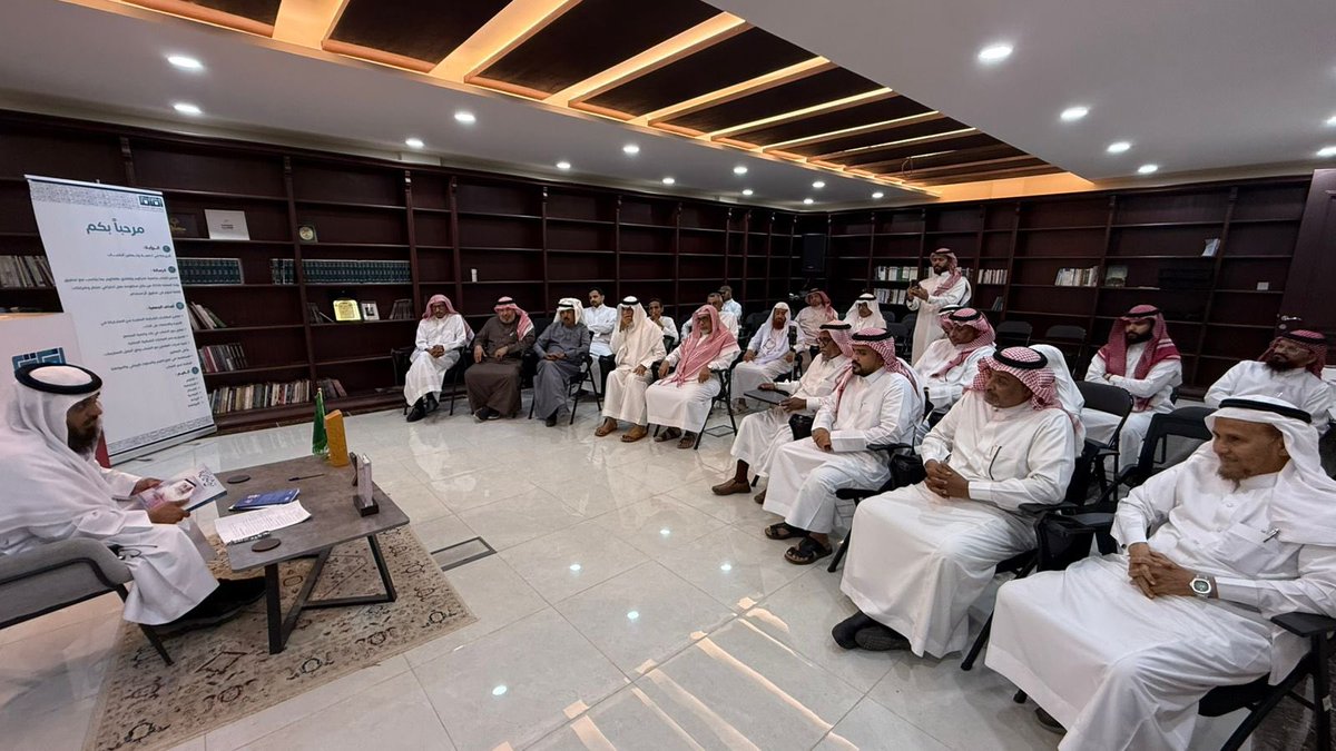 AFAGYOUTHAS's tweet image. تشرّفنا بحضور الأمسية الثقافية التي أقامها مركز حجاب الحازمي الثقافي بعنوان
«تشكل الذات عبر الآخر: الأم والقرية في سيرة (من مشاوير الحياة)
حضور مميز وطرحٌ معرفي ثري عكس عمق التجربة السردية للأستاذ حجاب الحازمي، وقدّمها د. أحمد علي هروبي.

#جمعية_آفاق_الشبابية 
#الشريك_الأدبي