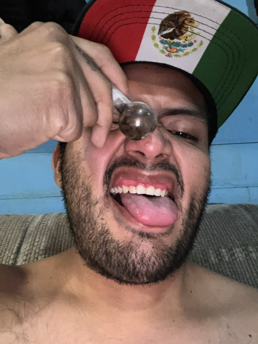 Interclouds7's tweet image. Banda, quién me tira paro prestándome $100 para un globo? Hago lo que quieran, igual se los pago el viernes, tiren paro, porfa.

4152314225849465
BBVA