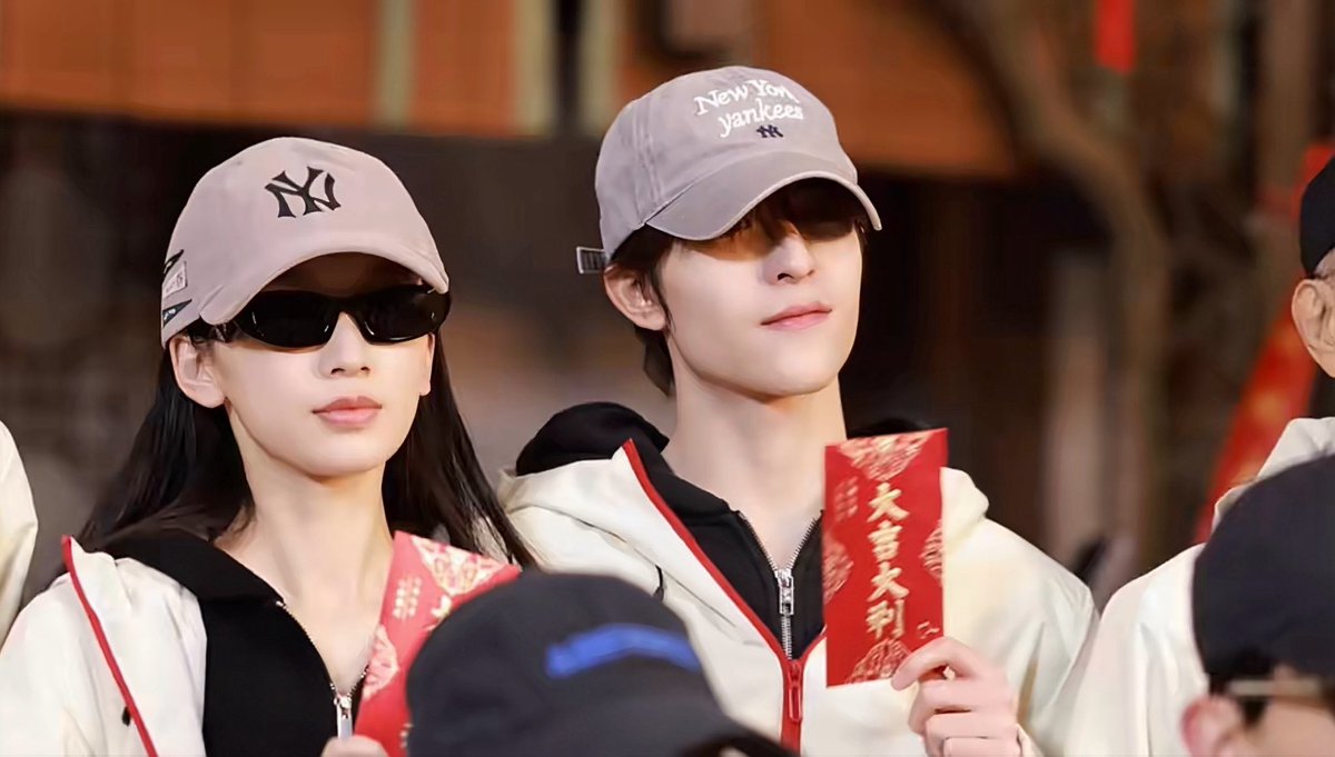 Cullennnnnnnnn's tweet image. 🎥🎬 ประดับไทม์ไลน์  ✨

🧧 明月录 นำแสดงโดย 尹浩宇 ในบทบาท 丁巫 🧧

⭐️ 21.10.68 แวะอ่านบท at เหิงเตี้ยน
⭐️ 06.11.68 ฟิตติ้งชุด+หน้าทำผม at เหิงเตี้ยน
⭐️ 03.11.68 明月录 เปิดกล้องวันแรก
⭐️ 16.11.68 เข้ากอง 明月录 วันแรกได้เจอลู่อิงแต่งหญิง
⭐️ 04.12.69…