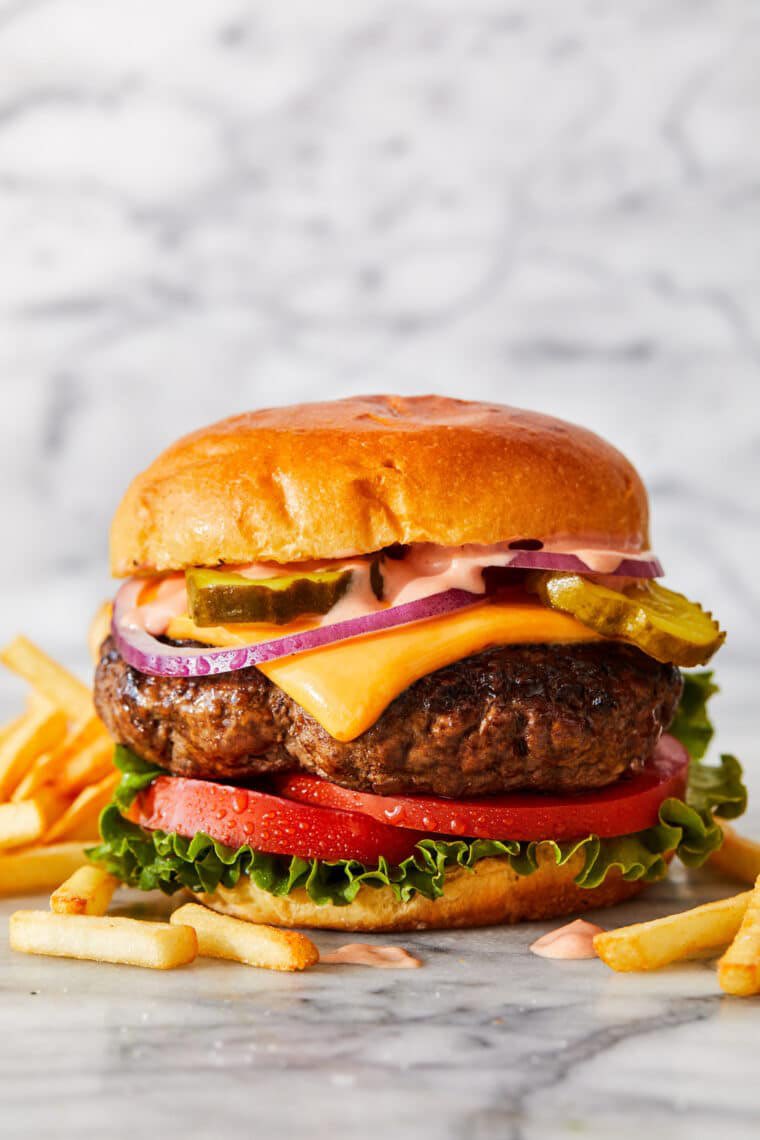 fawnncel's tweet image. Fuck i Love burgers so much #FreePalestine