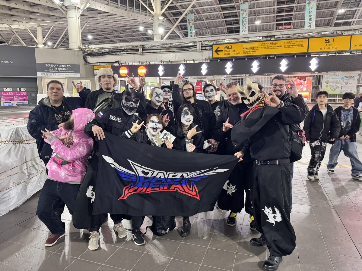 junmy_metal's tweet photo. 初めて海外メイトさんとの記念すべき写真をありがとう✨ https://t.co/S3OnzfI2Yq