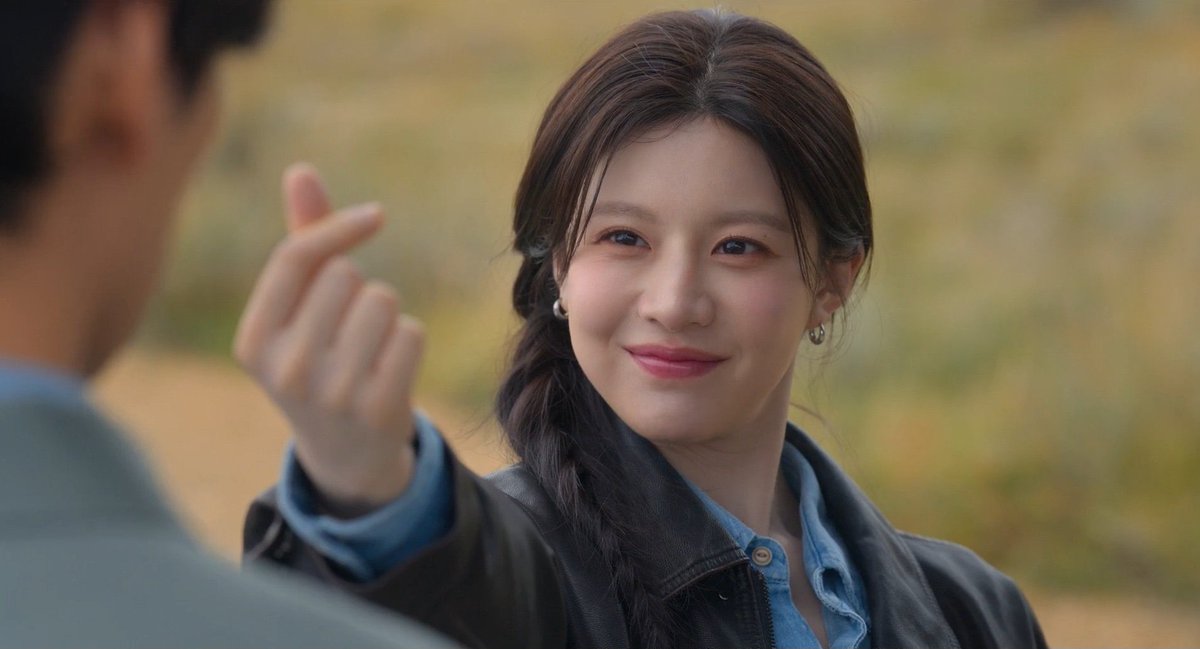 avmelias's tweet image. the lovergirls